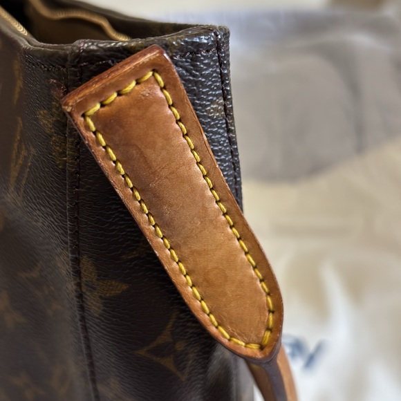 Louis Vuitton Looping Bag - Picture 16 of 17